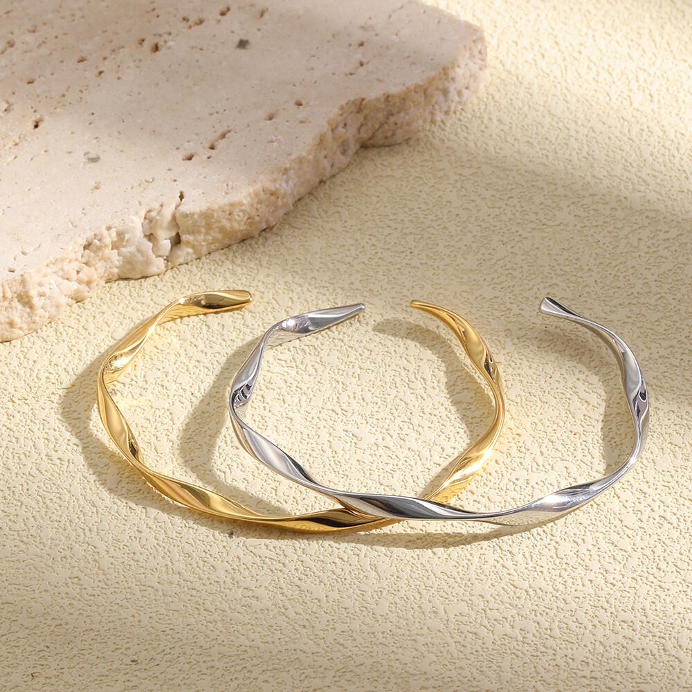 Simple Solid Color Stainless Steel Waterproof Gold Color Women's Cuff Bracelets