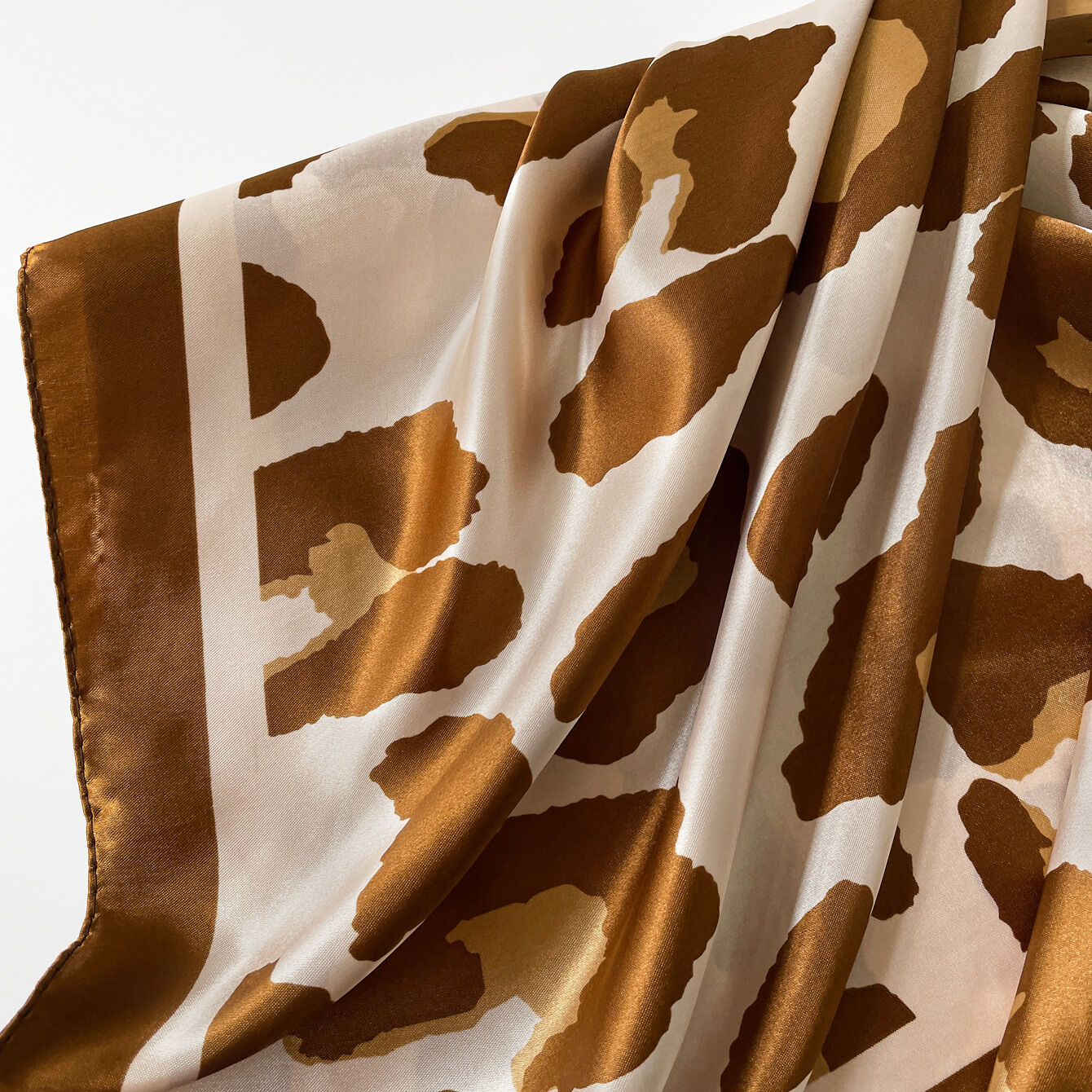 Retro Leopard Print Polyester Women's Summer Scarves h5 Picture3