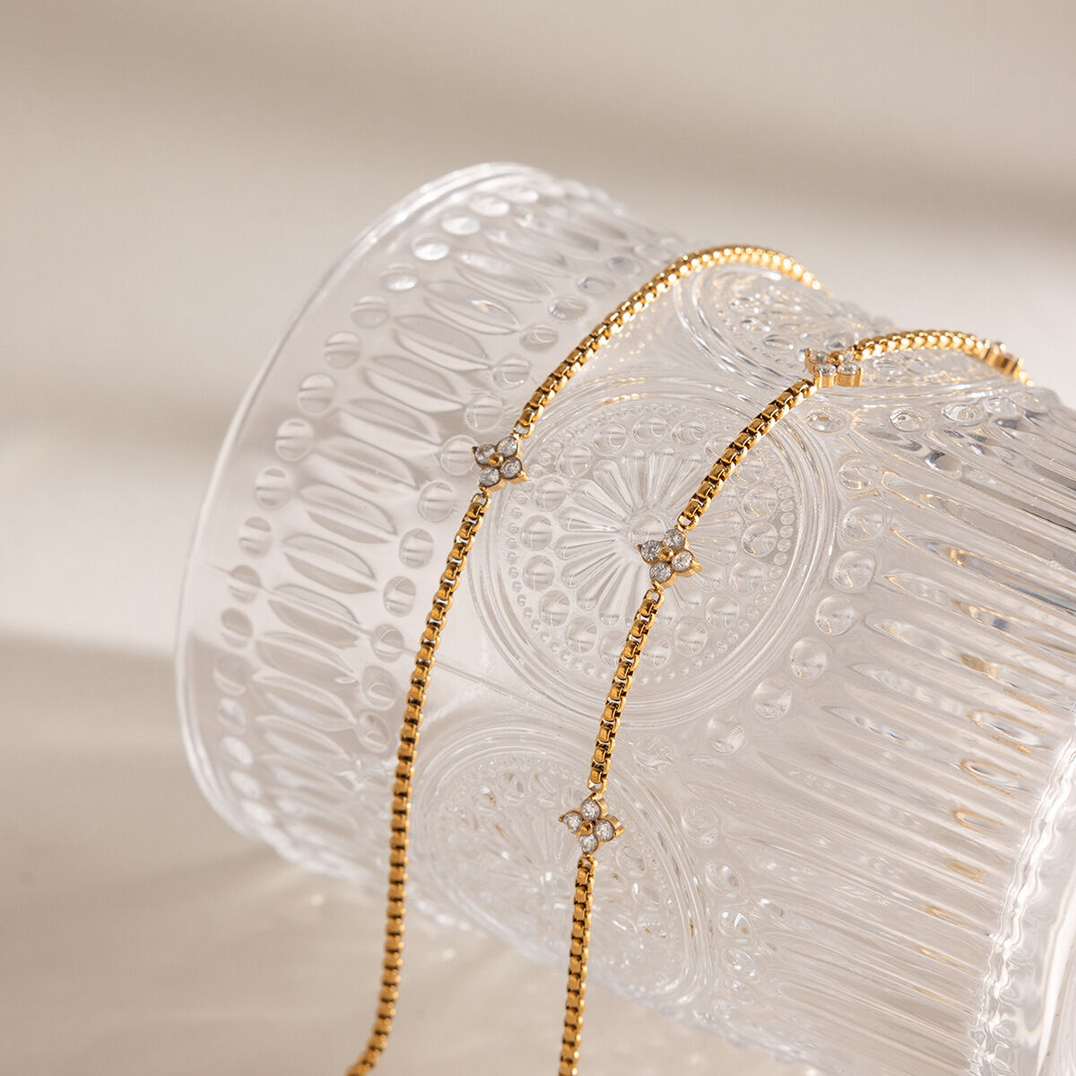 Simple Series Daily Chain Edelstahl wasserdicht goldfarbene Zirkonia-Damenarmbänder h5 Bild4