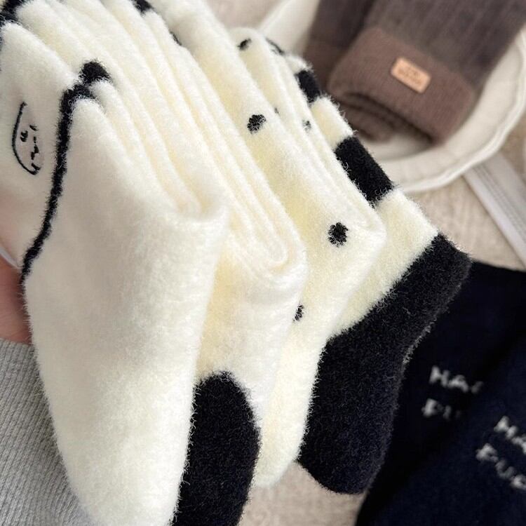Slight Bounce Cute Stripes Mid-Calf Socks 2