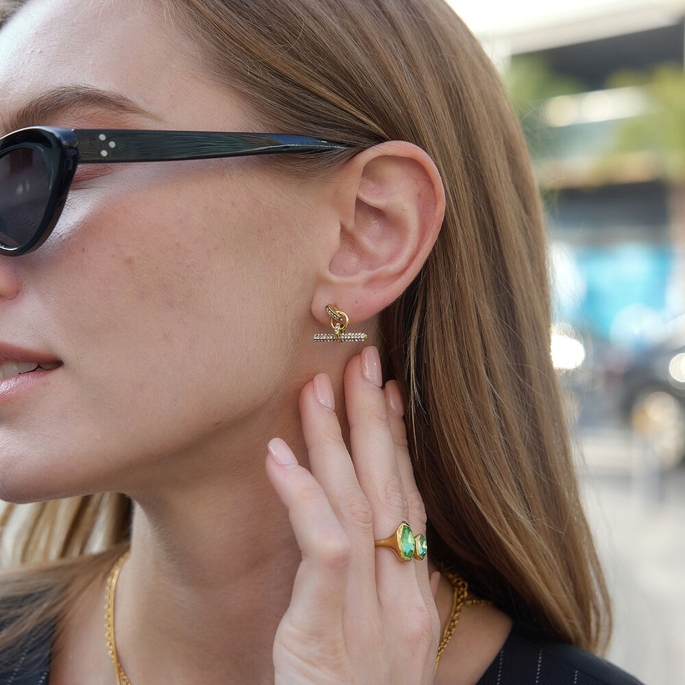 Luxuriöse Serie: Elegante, unregelmäßig geformte, wasserdichte Ohrstecker aus Edelstahl in Goldfarbe mit Zirkonia für Damen. Bild2