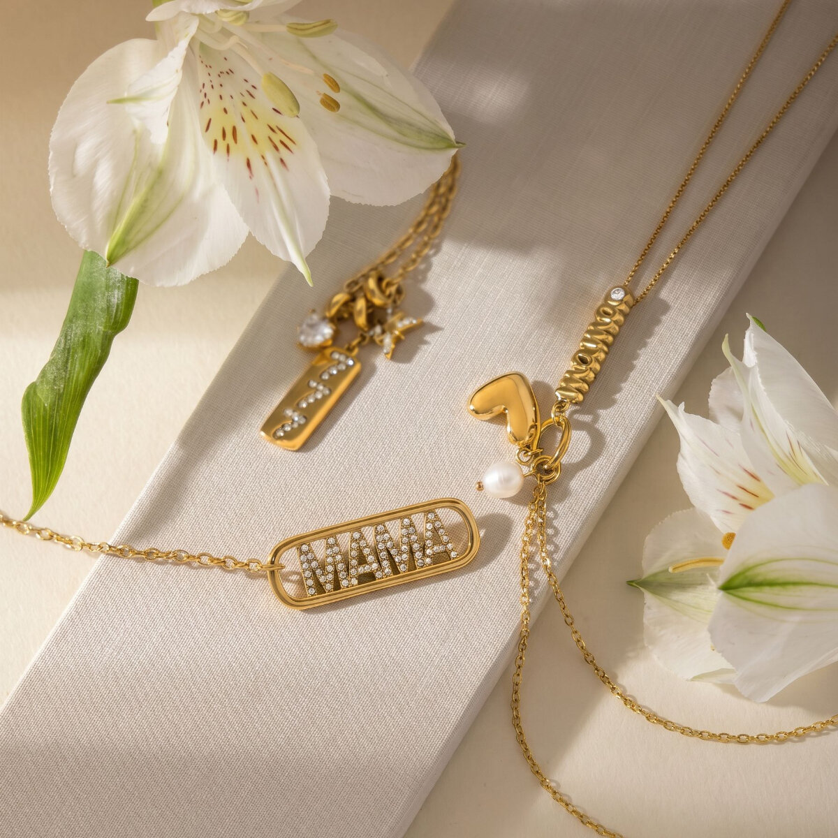 Simple Letter Heart Stainless Steel Waterproof Gold Color Rhinestone Women's Pendant Necklaces h5 Picture2