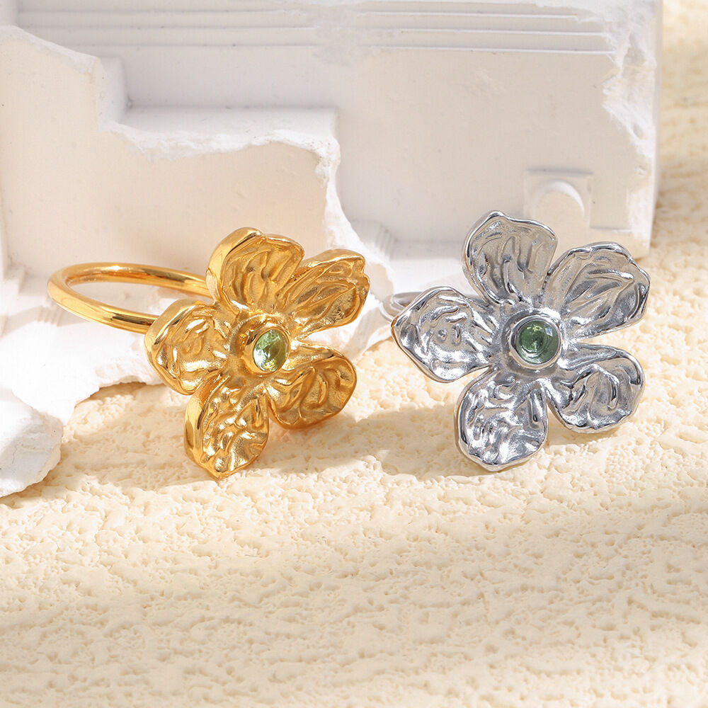 Bagues de luxe Sweet Flower en acier inoxydable étanche couleur or