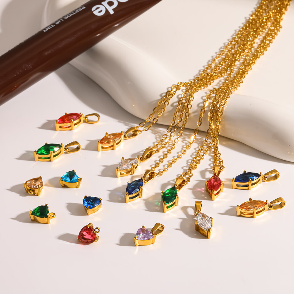 Luxuriöser, eleganter, herzförmiger, geometrischer Anhänger aus Edelstahl, wasserdicht, goldfarben, mit Zirkonia h5Bild2