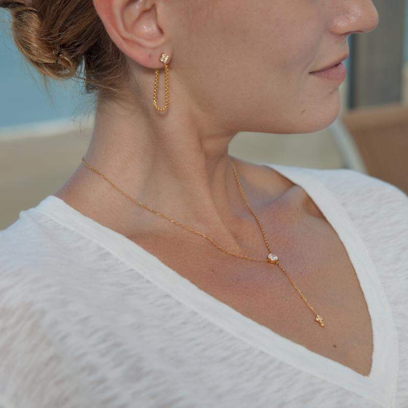 Schlichte, elegante Quasten-Ohrhänger aus wasserfestem Edelstahl in Goldfarbe für Damen. h5Bild3