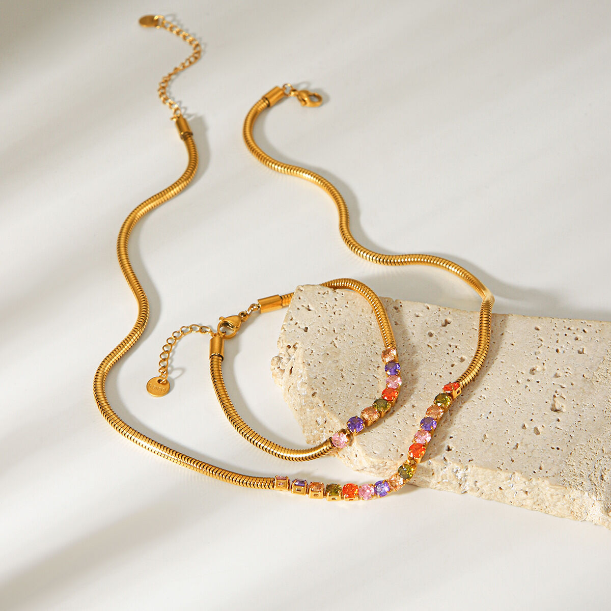 Eenvoudige, dagelijkse ketting van roestvrij staal, waterdicht, met goudkleurige zirkonia, damesketting 2