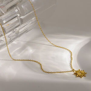 Einfache, wasserdichte Damen-Halskette mit Sternanhänger aus Edelstahl in Goldfarbe und Strass h5 Bild3