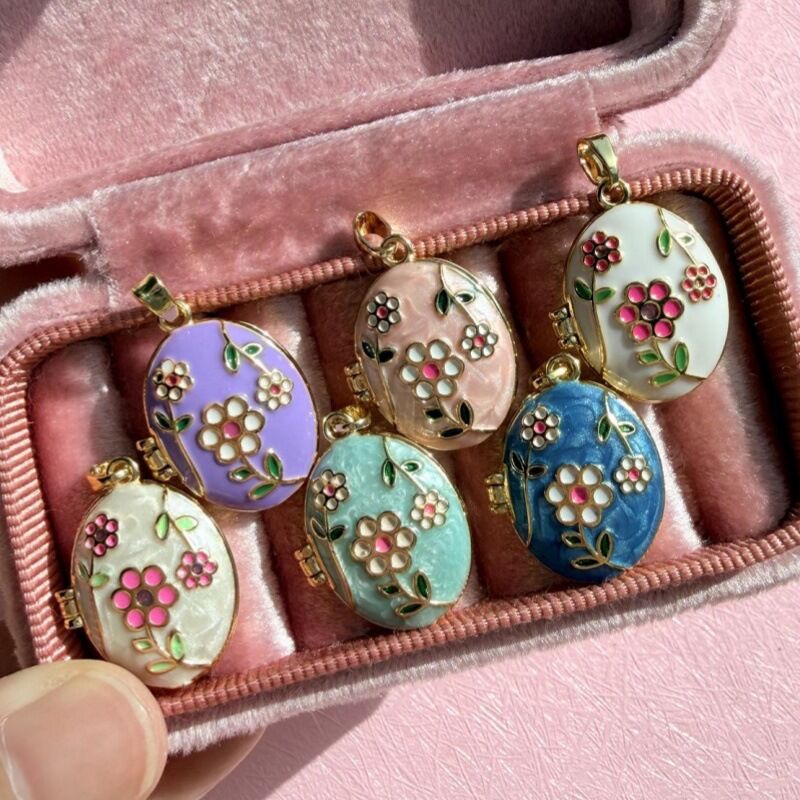 Romantic Series Retro Enamel Flower Alloy Women's Pendant Necklaces
