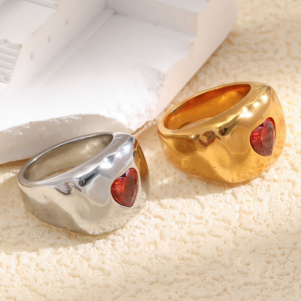 Luxurious Retro Heart Stainless Steel Waterproof Gold Color Zircon Women's Gemstone Rings Picture2