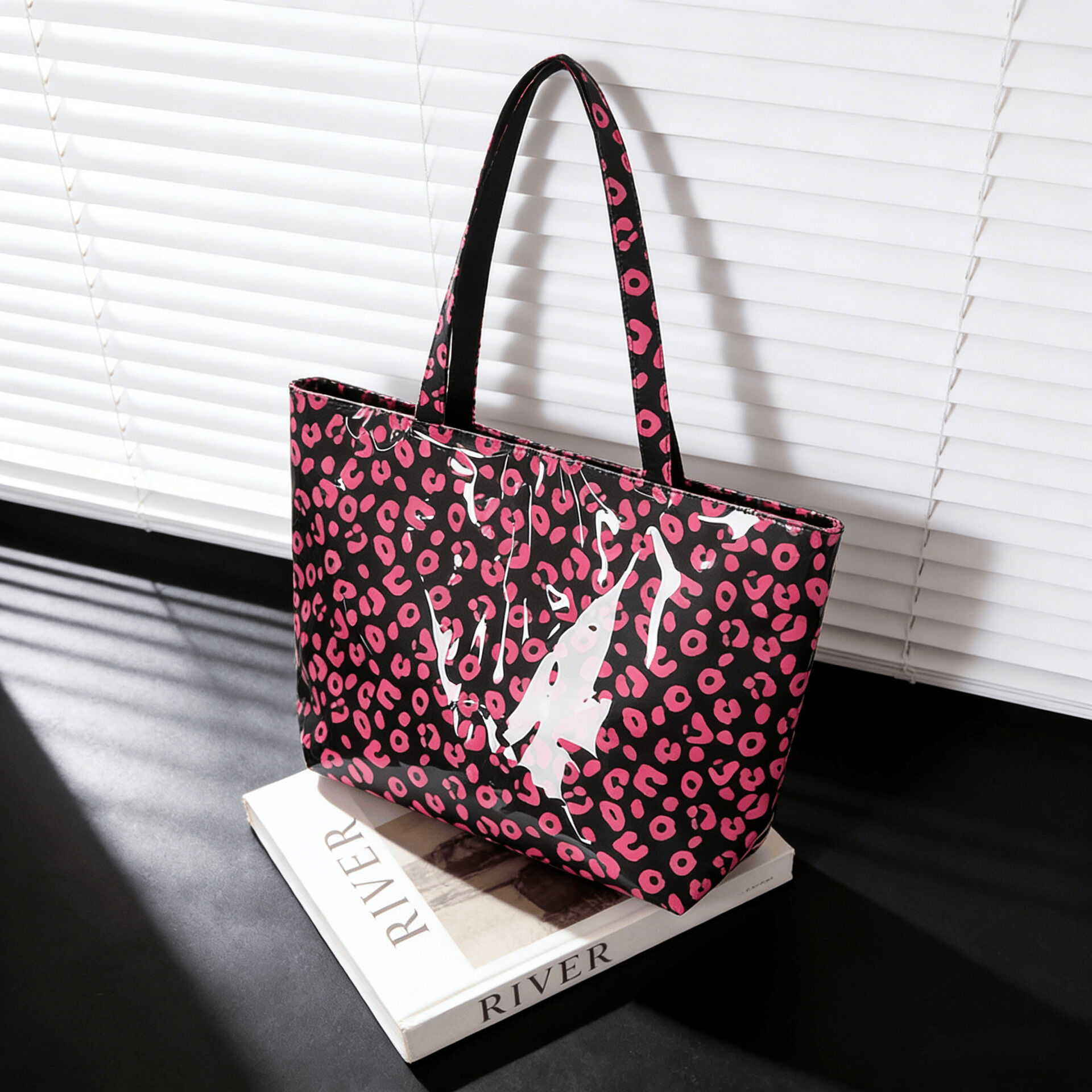 Streetwear Style Leopard Print Pvc Women's Tote Bag 2