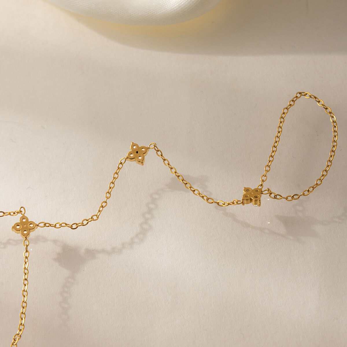 Elegant Flower Clover Stainless Steel Waterproof Gold Color Zircon Women's Hand Chain h5 Picture4
