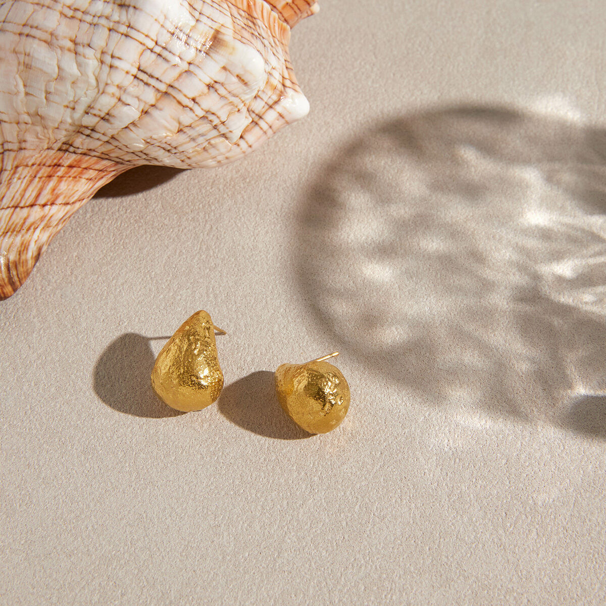 Simple Droplet Stainless Steel Waterproof Gold Color Women's Stud Earrings h5Picture4