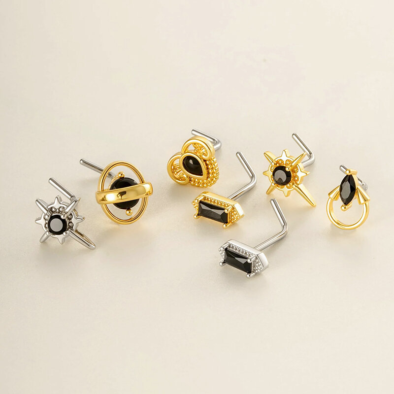 Schlichter Nasenstecker für Damen in Herzform, kupfergoldfarben mit Zirkonia. Bild4