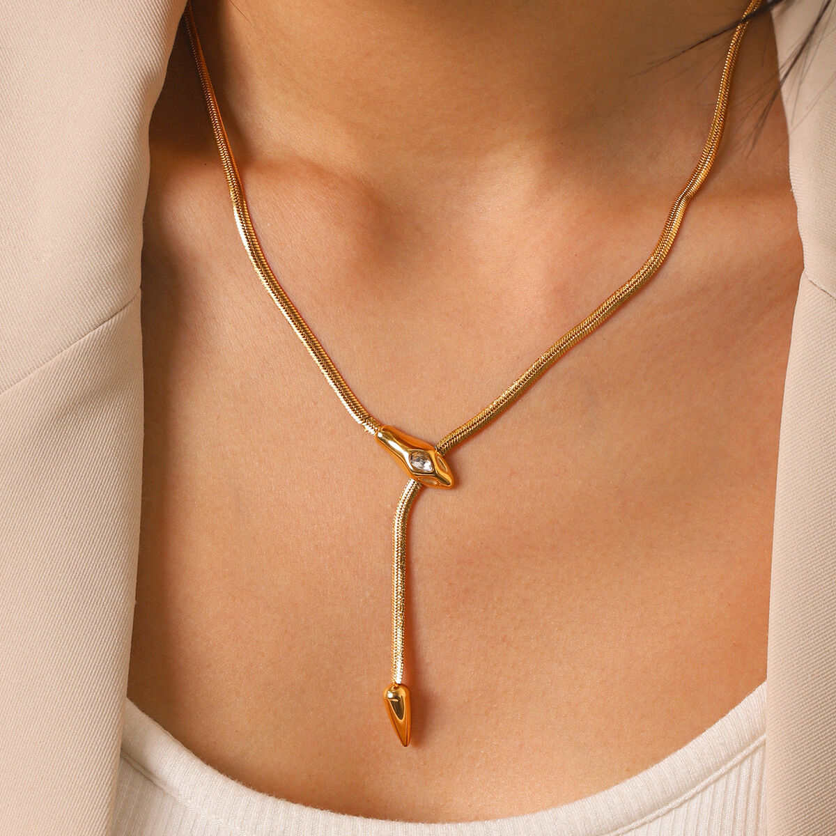 Wasserdichte Damen-Halskette mit Anhänger aus Edelstahl in Goldfarbe und Zirkonia Bild4