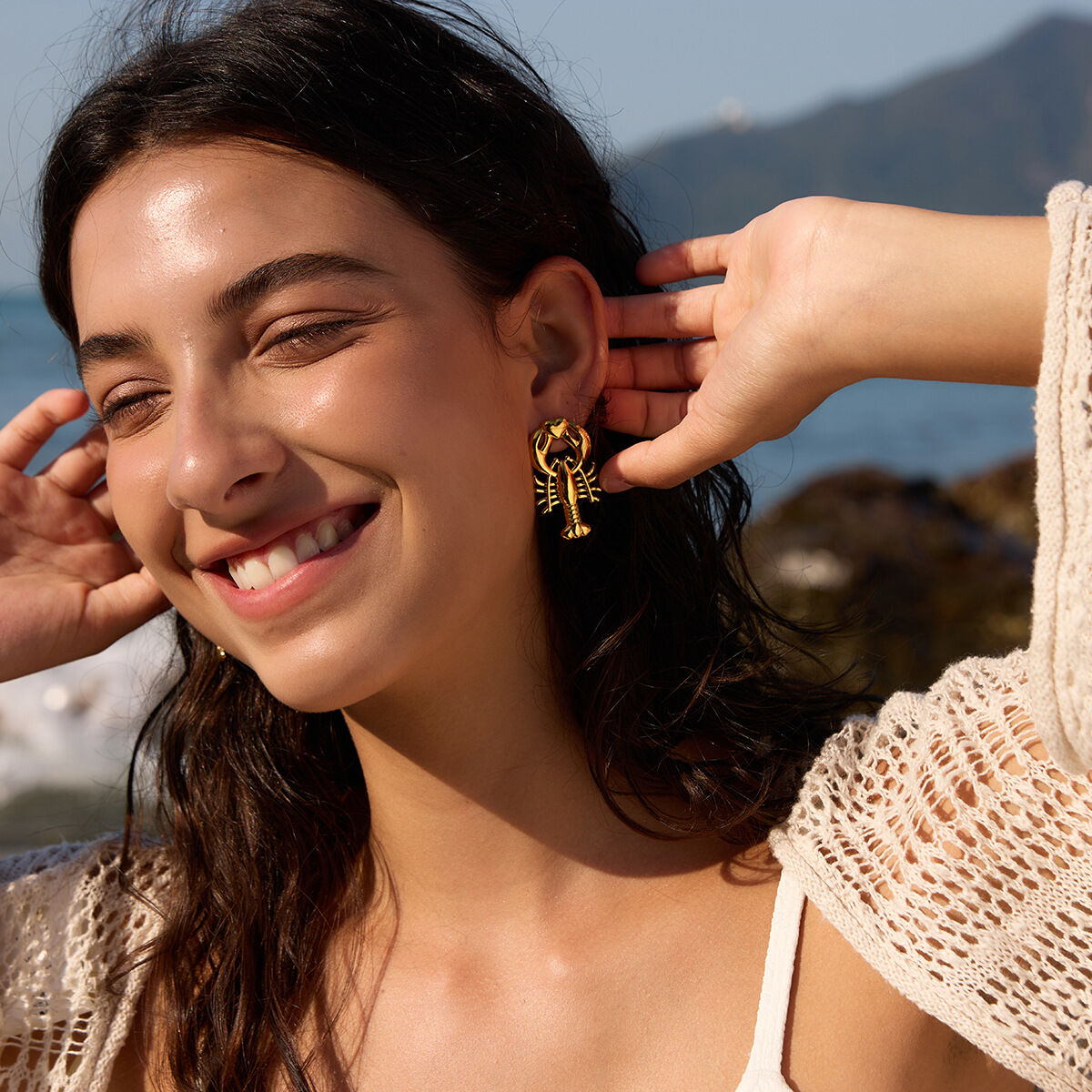 Orecchini a perno da donna in acciaio inossidabile color oro, stile vacanza oceanica, a forma di pesce, impermeabili. h5 Immagine6