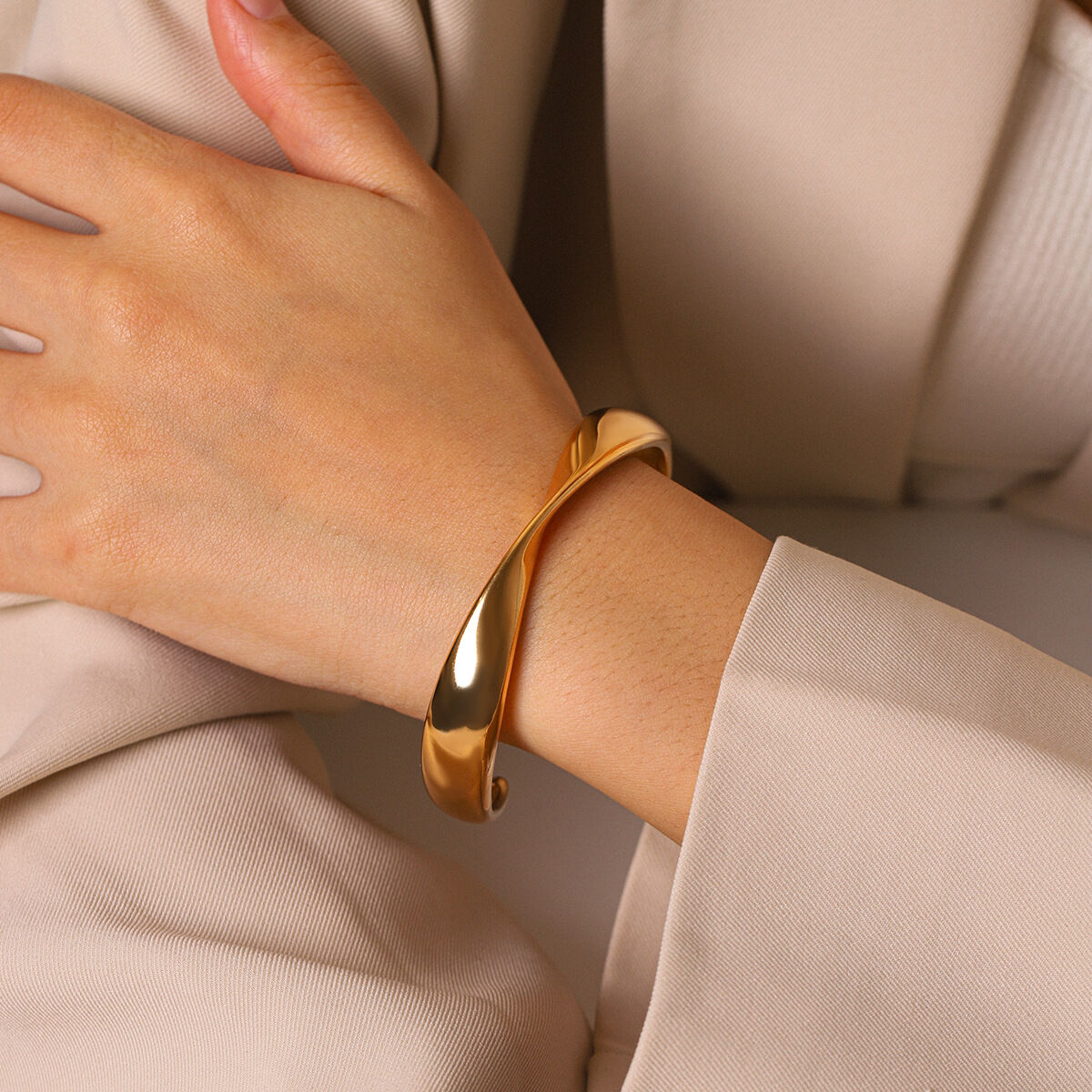 Tägliche, einfarbige Armreifen aus Edelstahl, wasserdicht, goldfarben, für Damen h5Bild4