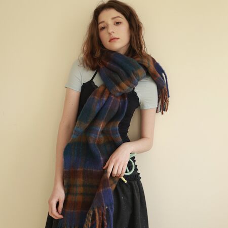 Simple Serisi Retro Ekose Püsküllü Karışık Renkli Yün-Polyester Karışımı Kışlık Şallar 2