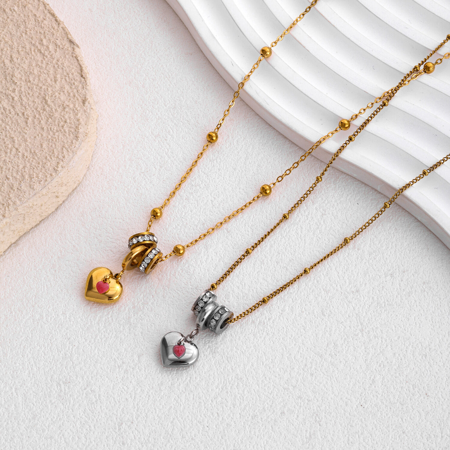 Colliers pendentifs pour femmes, collection Simple Series Retro Heart Beads, en acier inoxydable étanche, couleur or Image4