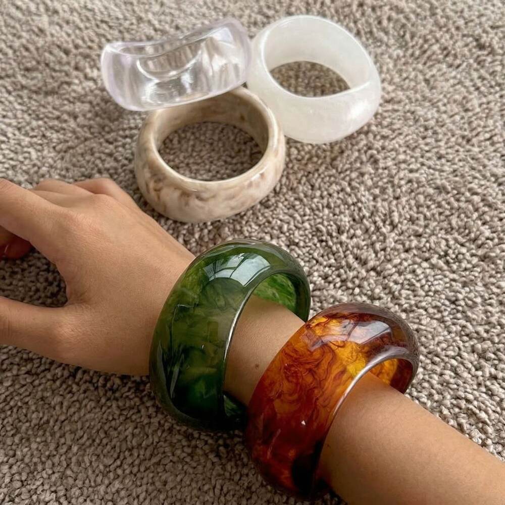 Retro Gradient Transparent Color Resin Women's Bangles Picture3