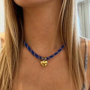 Einfache, herzförmige, geflochtene Halskette für Damen in Goldfarbe h5 Bild3
