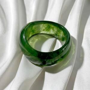 Retro Gradient Transparent Color Resin Women's Bangles h5