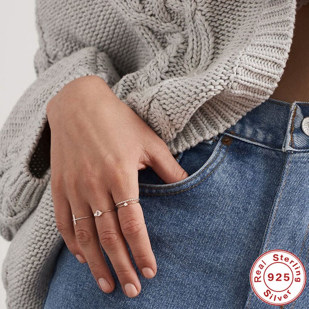 Elegante, geometrische Moissanit-Ringe für Damen aus der Simple Series, gefertigt aus 925er Gold. h5 Bild2
