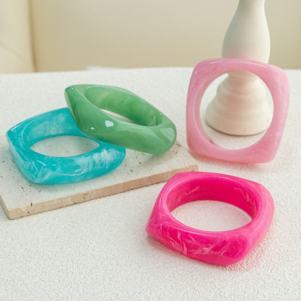 Gradient Transparent Color Resin Women's Bangles Picture2