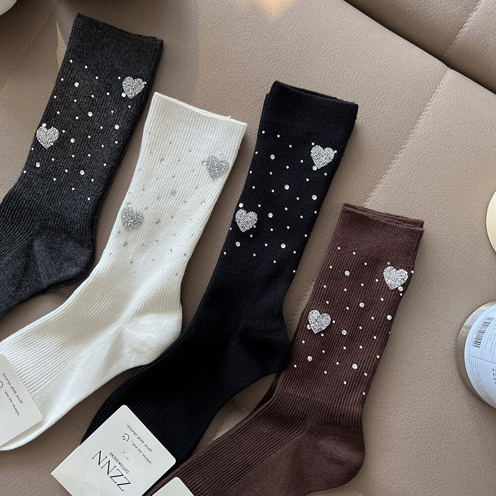 Slight Bounce Basic Heart Hot Rhinestones Mid-Calf Socks Picture2