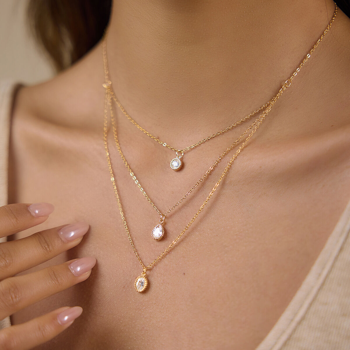 Collares de mujer de la serie Simple Daily Droplet Chain de acero inoxidable, resistentes al agua, color dorado y con circonitas.