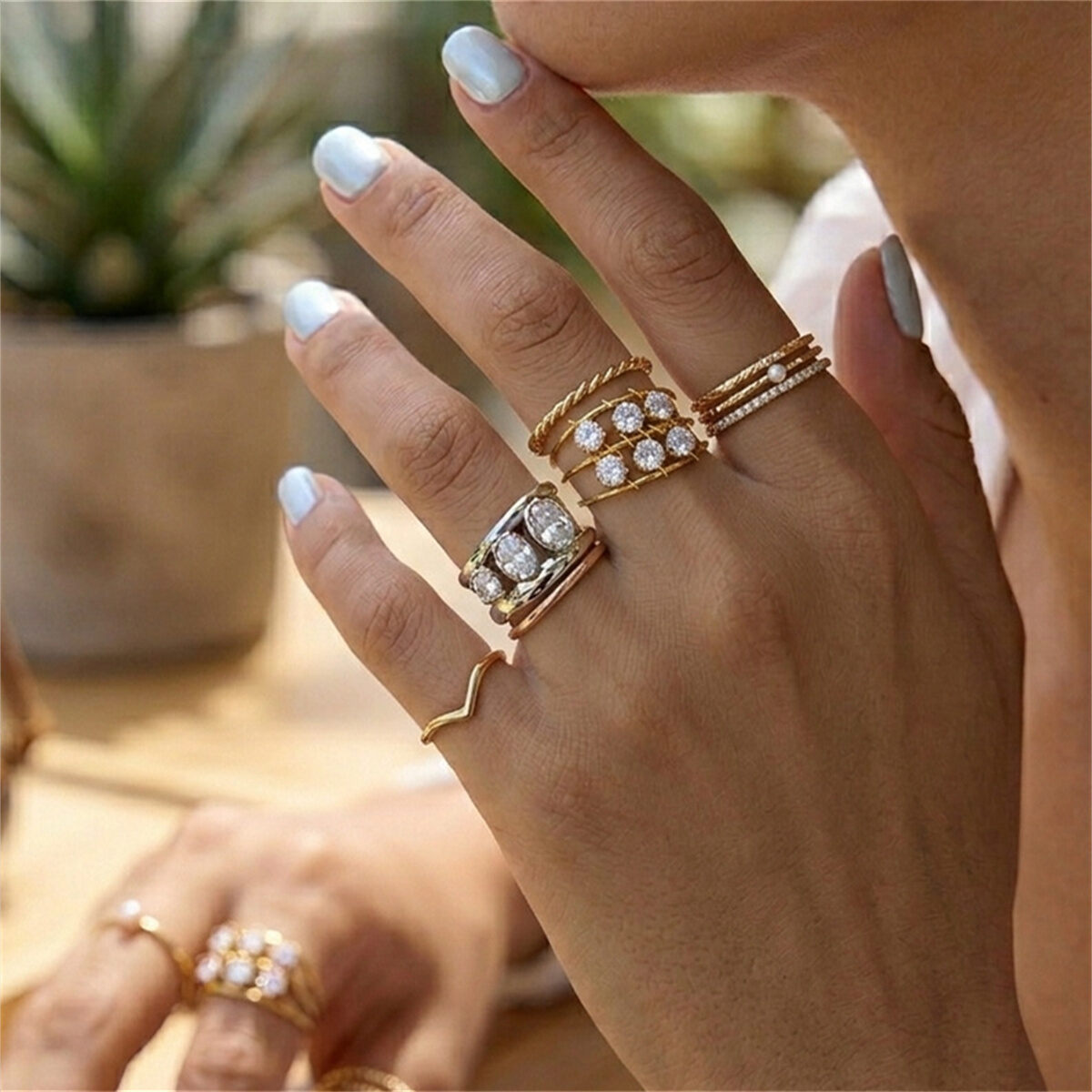 Bagues pour femmes luxueuses et élégantes, de forme irrégulière, en acier inoxydable étanche couleur or et zircon. 2