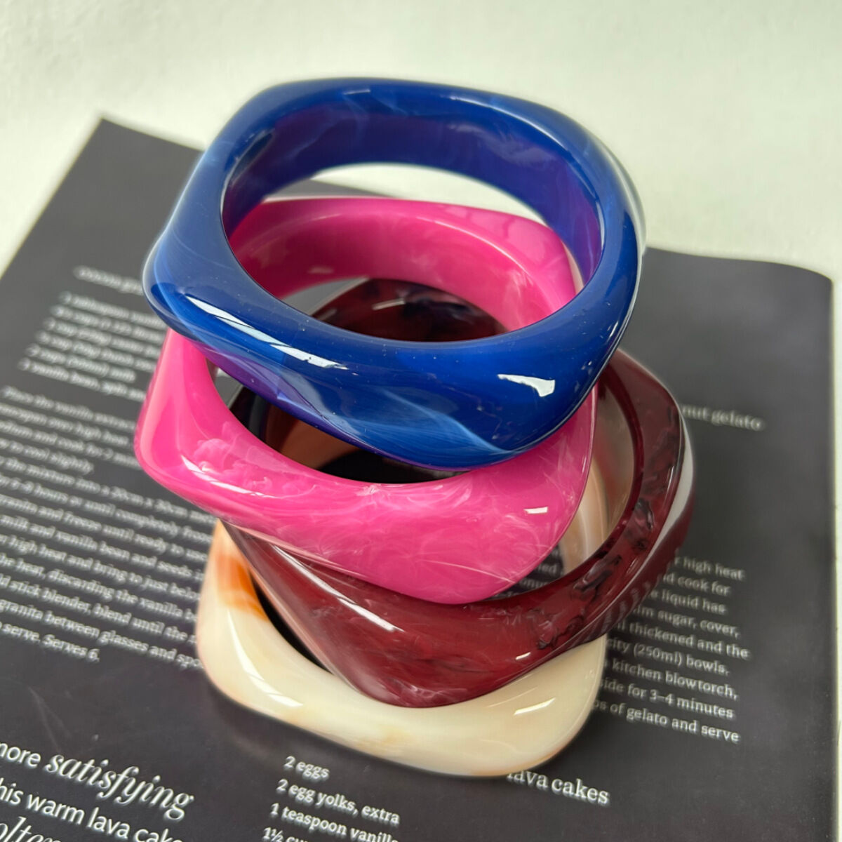 Bracciali da donna in resina con effetto sfumato 2