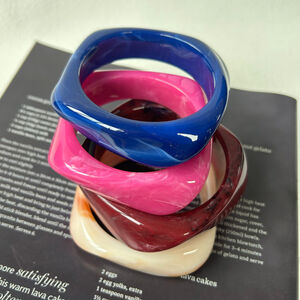 Gradient Color Resin Women's Bangles h5 Picture2