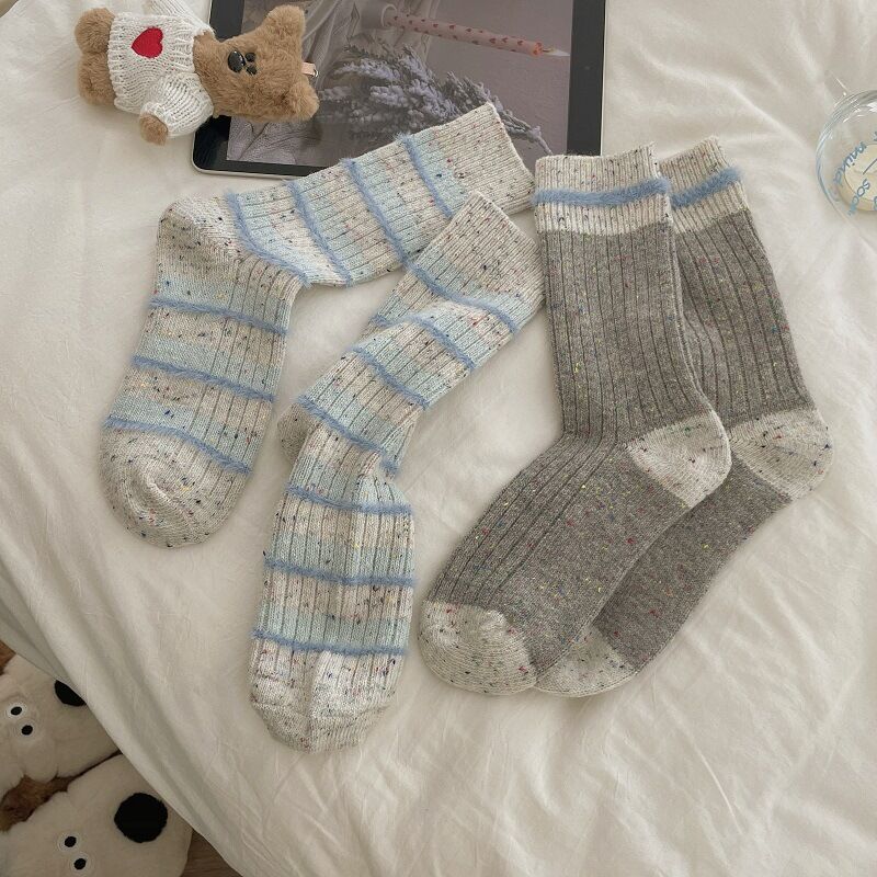 Leicht federnde, gestreifte Socken in Wadenlänge Bild3