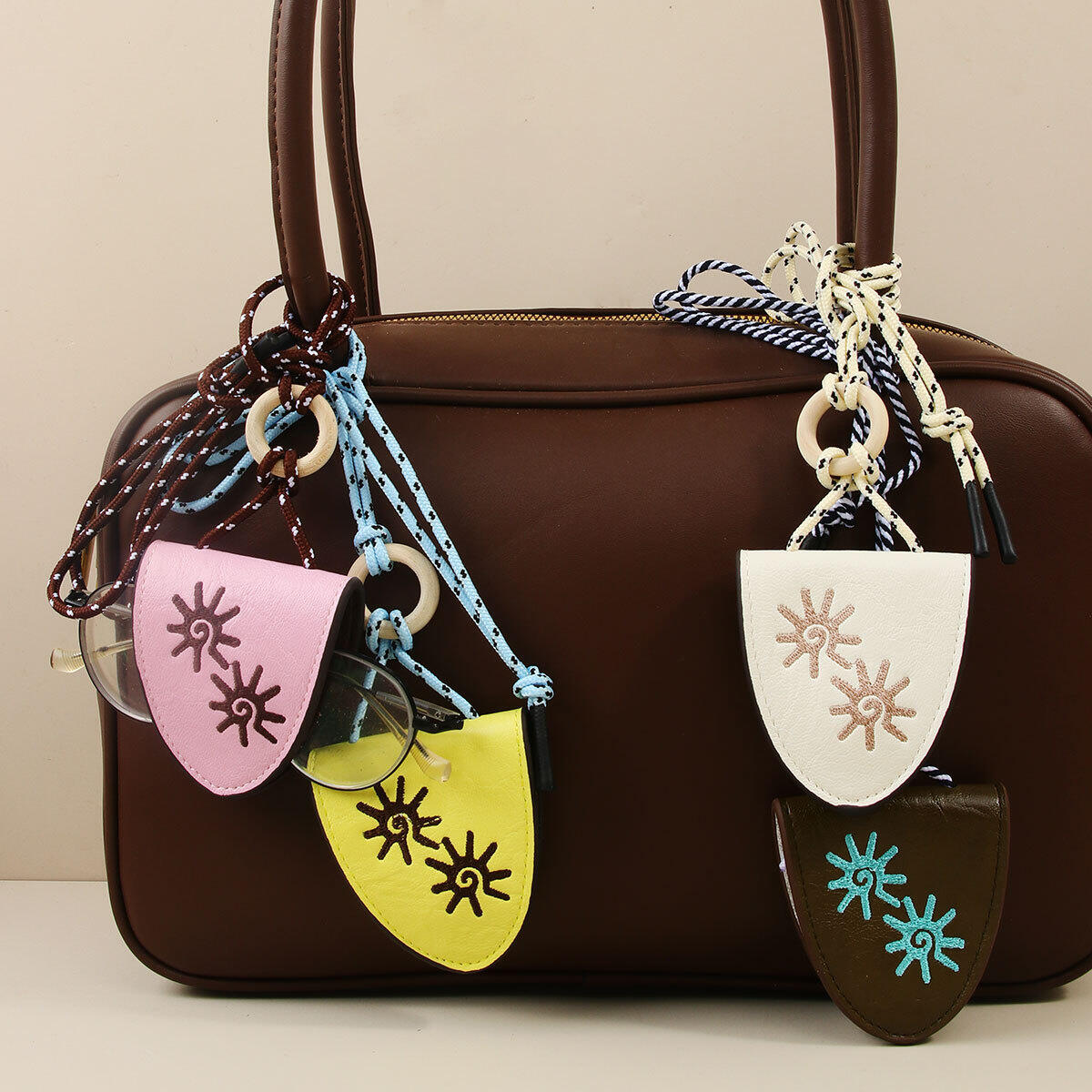 Ethnic Series Daily Sun Mixed Color Pu Bag Charms Sunglasses Clips