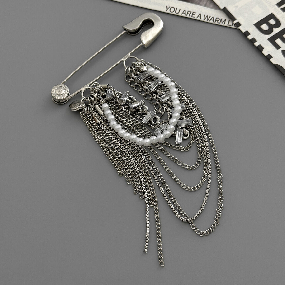 Simple Series Retro Heart Tassel Beads Chain Iron Brooches 2