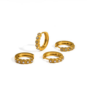 Schlichte, wasserdichte Edelstahl-Ohrringe in Goldfarbe mit Strasssteinen und künstlichen Perlen für Damen h5 Bild4
