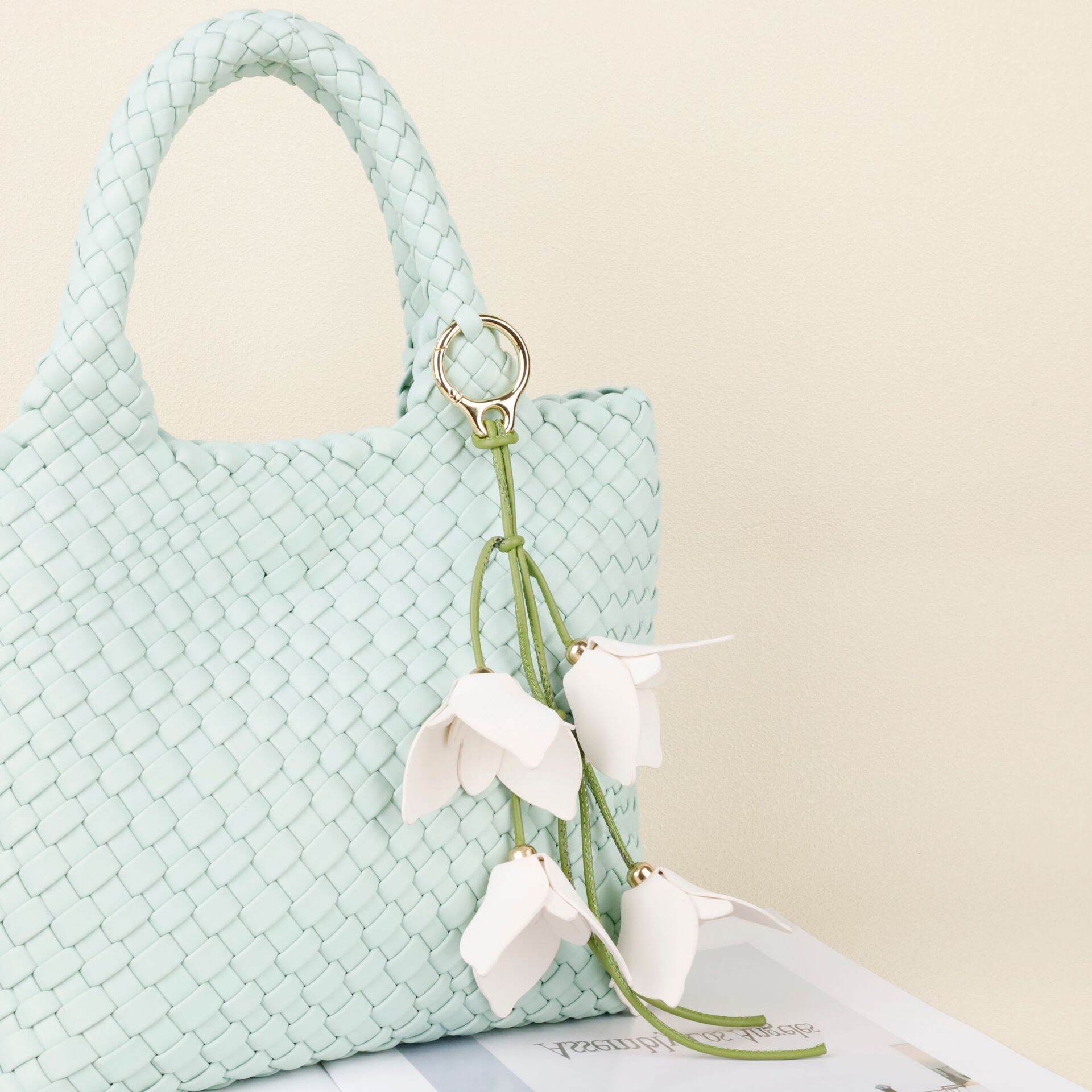 Llaveros sencillos de la serie Sweet Flower para bolsos de PU 2
