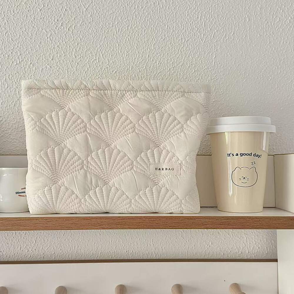 Simple Series Daily Solid Color Oceanic Style Shell Canvas Women's Makeup Bags h5Picture5