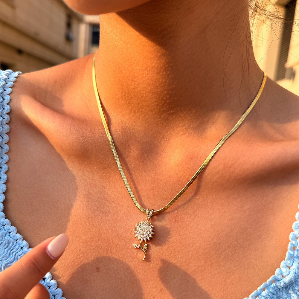 Retro Daily Flower Stainless Steel Waterproof Gold Color Rhinestone Women's Pendant Necklaces Picture4