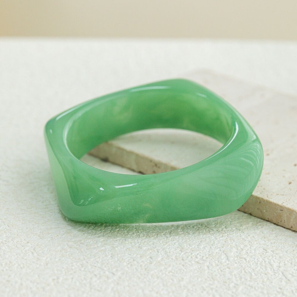 Gradient Transparent Color Resin Women's Bangles