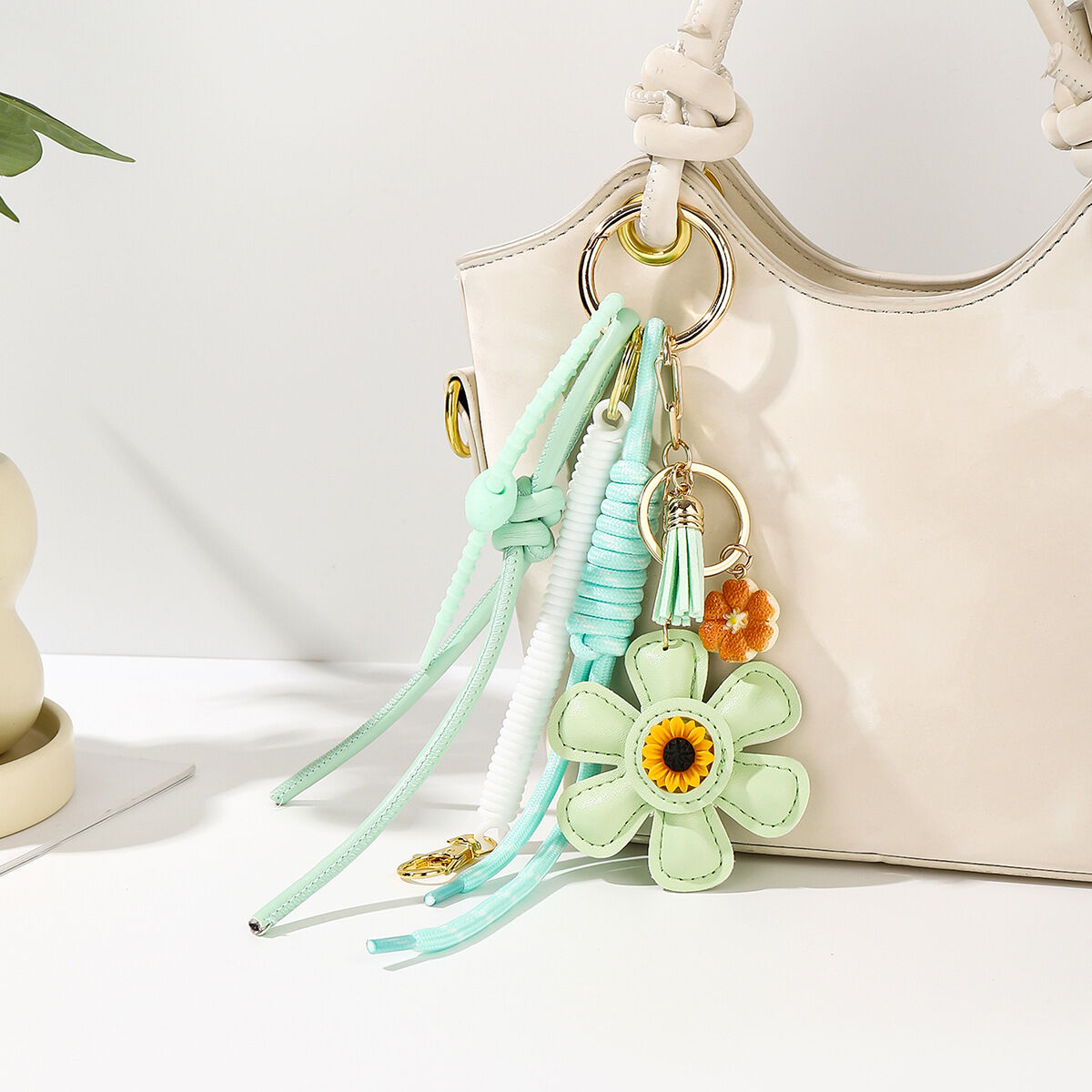Simple Series Sweet Flower Twist Tassel Mixed Color Pu Bag Charms