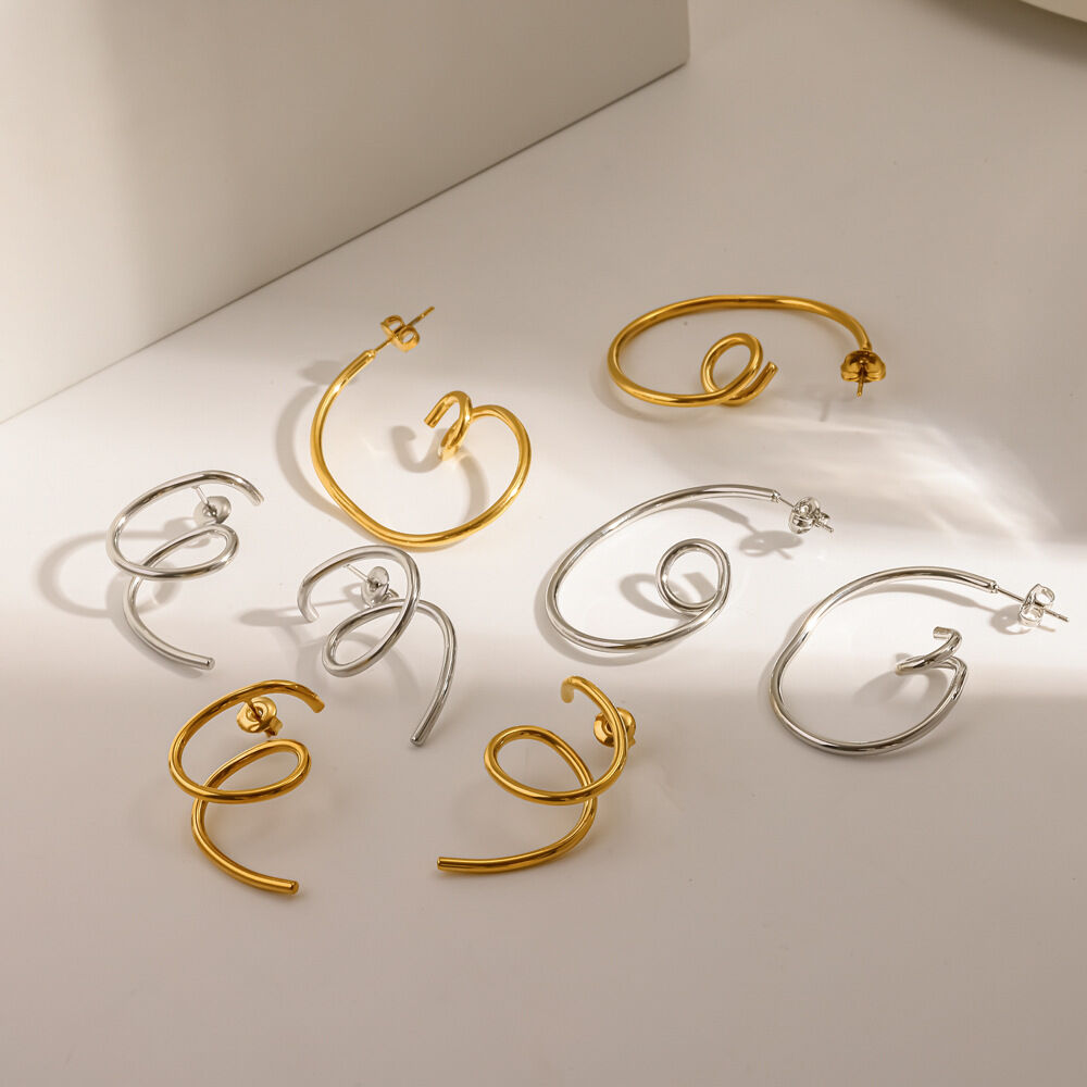 Simple Circle Stainless Steel Waterproof Gold Color Women's Stud Earrings