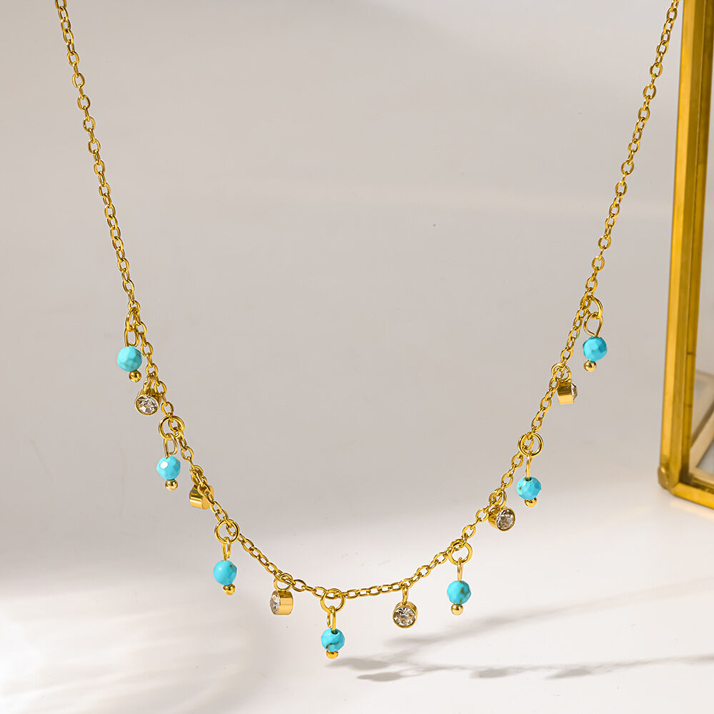 Collares con colgante para mujer de acero inoxidable con circonita color oro, forma geométrica retro e impermeable.
