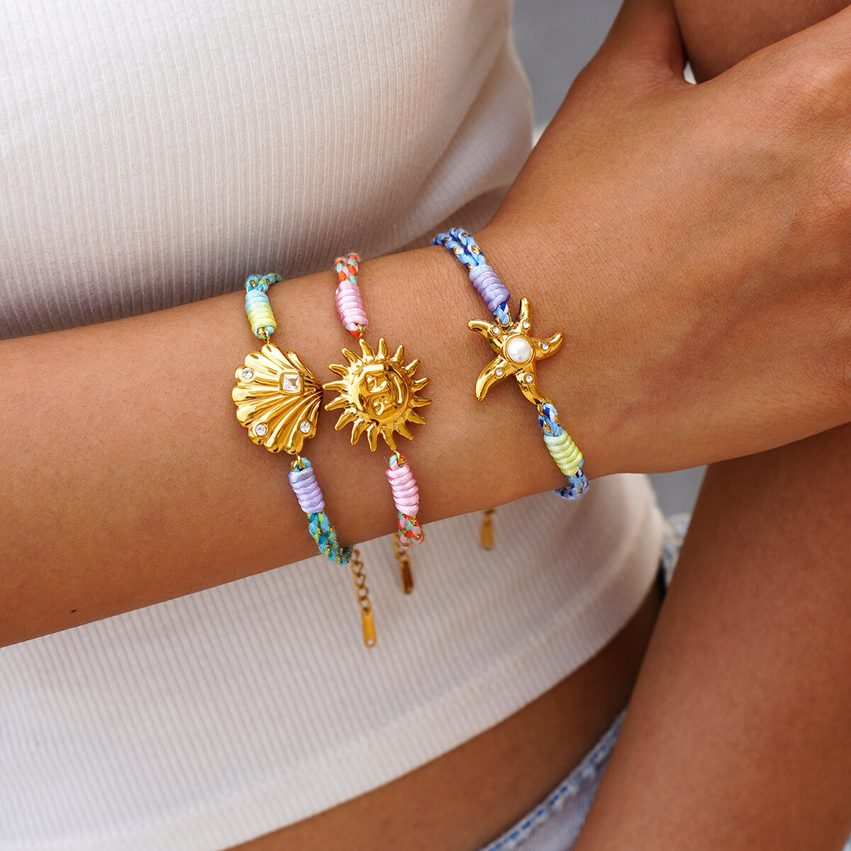 Pulsera trenzada sencilla para mujer, de acero inoxidable, color dorado, con forma irregular y diseño de sol, resistente al agua. h5 Imagen3