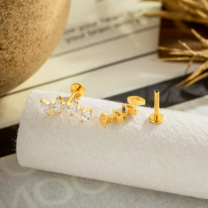 Pendientes sencillos de circonita color oro con forma de corazón para mujer, fabricados en aleación de titanio. h5Imagen3