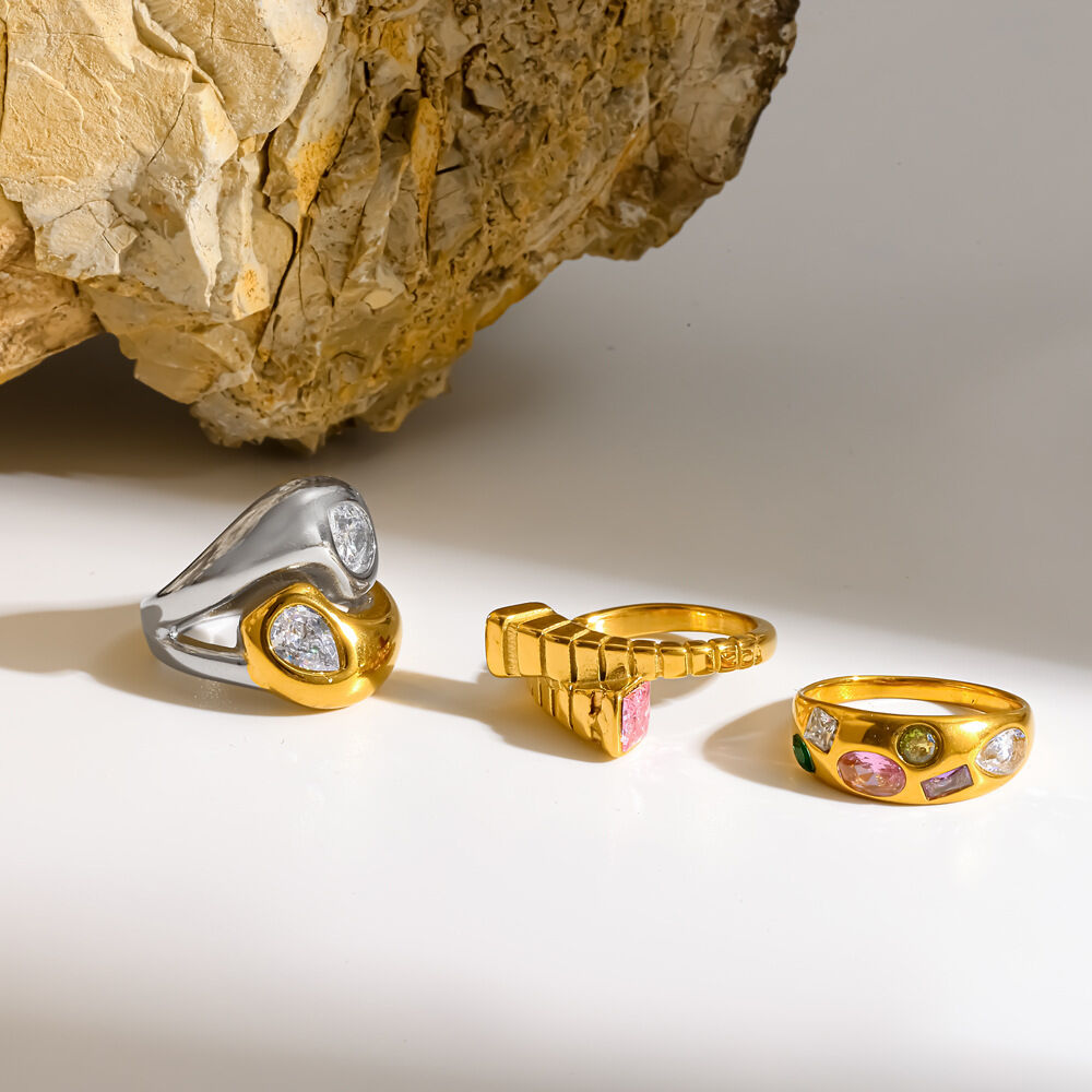 Bagues imposantes en acier inoxydable doré, forme géométrique, étanches, strass.