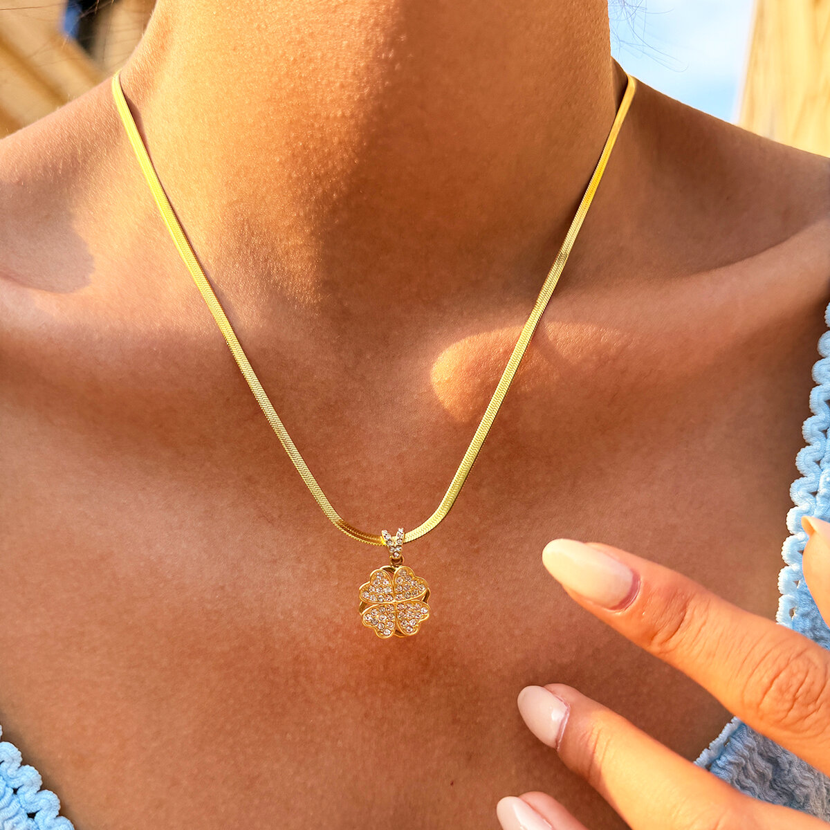 Simple Series Daily Clover Reduce Stress Stainless Steel Waterproof Zircon Women's Pendant Necklaces h5 Picture3