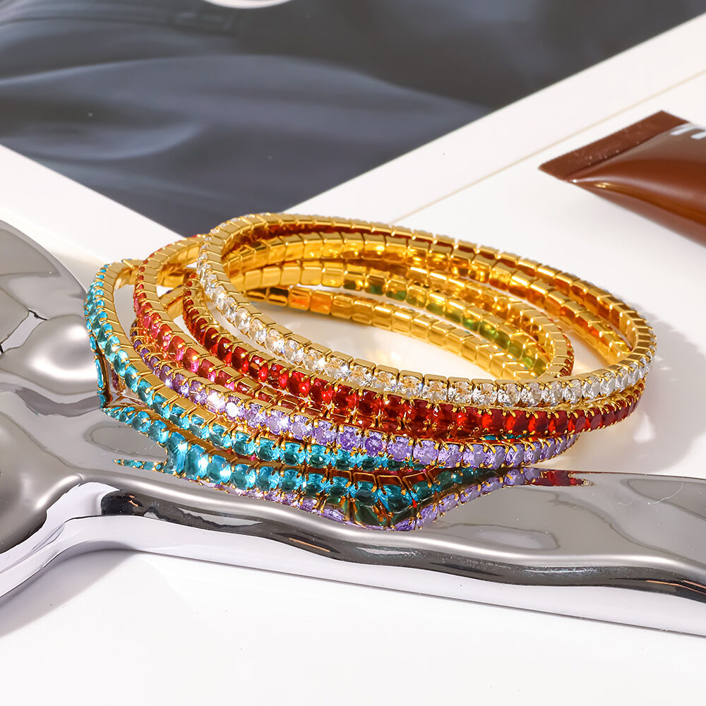 Luxuriöse Serie: Elegante, geometrische Form, Edelstahl, wasserdicht, goldfarben, Zirkonia-Armreifen für Damen