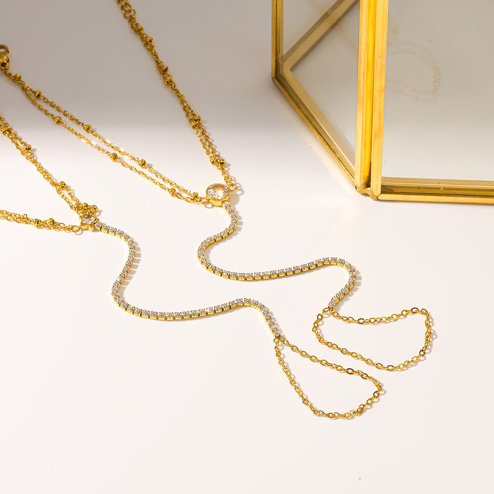 Chaîne de poignet élégante et luxueuse pour femme, en acier inoxydable doré, forme géométrique étoile, ornée de zircon et d'une étanchéité parfaite. h5 Image2
