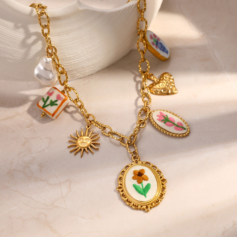 Romantic Series Sweet Flower Irregular Shape Heart Stainless Steel Waterproof   Gold Color  Women's Pendant Necklaces h5 Picture3